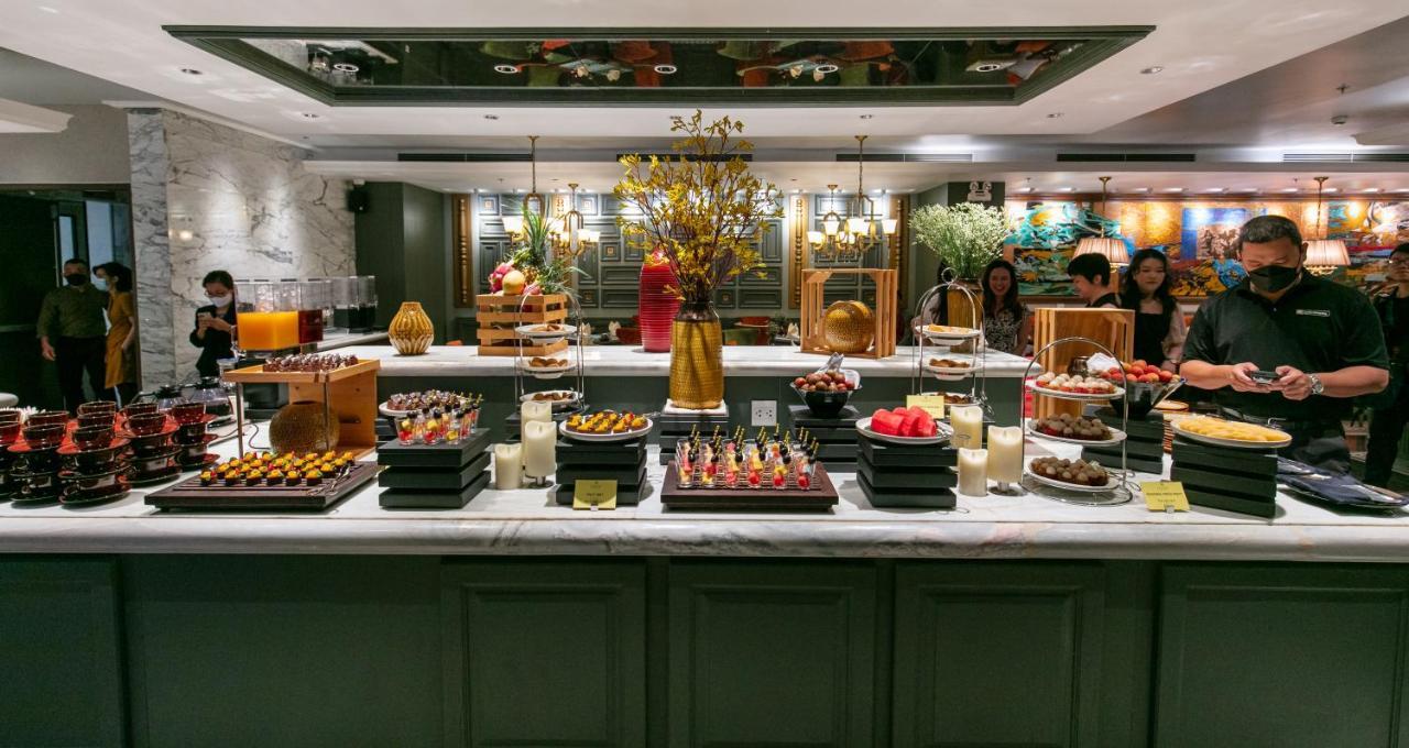Peridot Grand Luxury Boutique Hotel Hanói Exterior foto A dessert buffet at a hotel