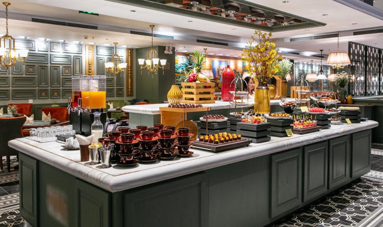 Peridot Grand Luxury Boutique Hotel Hanói Exterior foto A buffet at a hotel