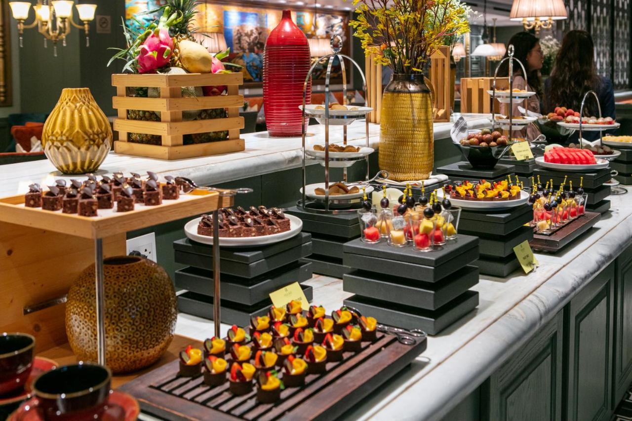Peridot Grand Luxury Boutique Hotel Hanói Exterior foto A dessert buffet